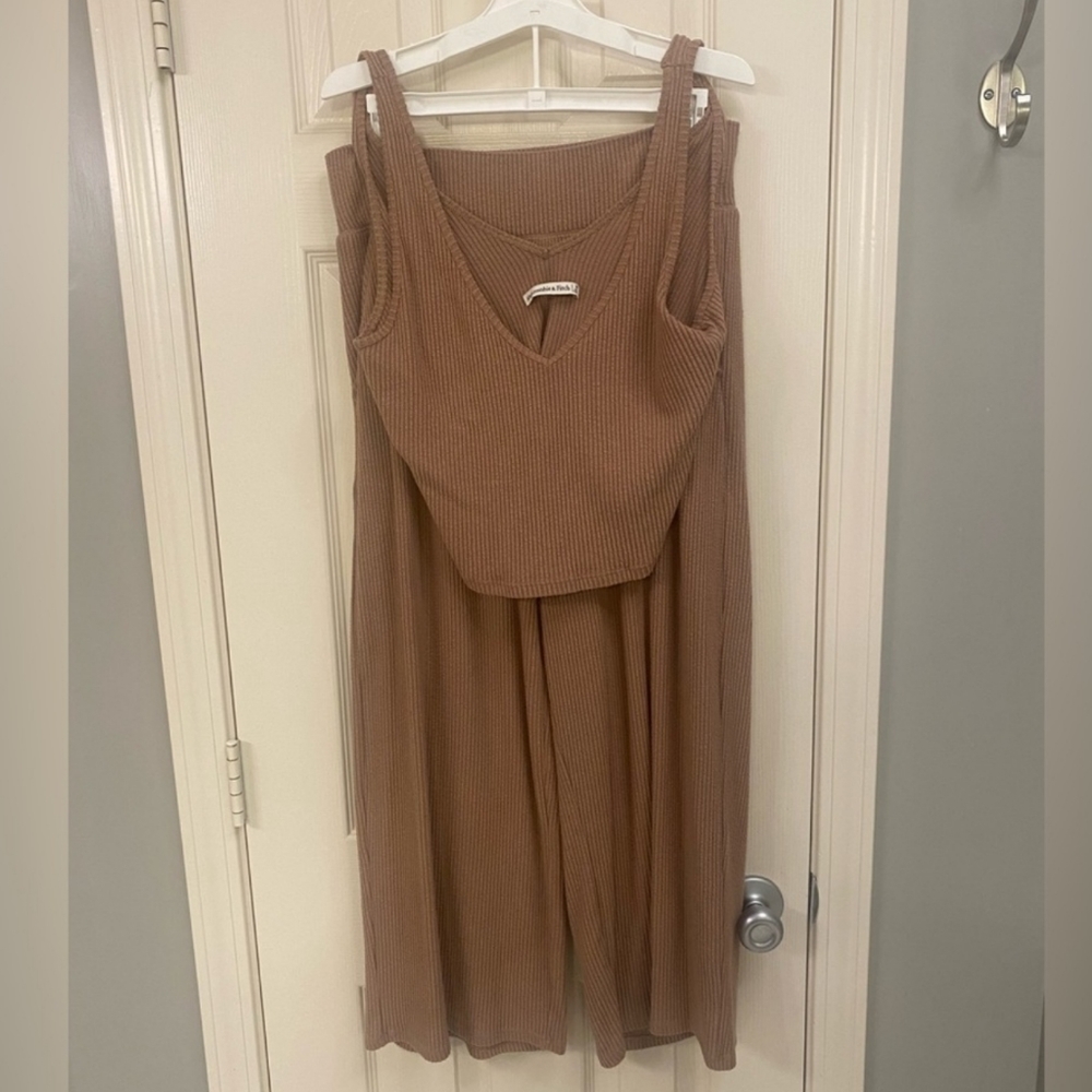 Abercrombie and Fitch Ribbed Lounge Set